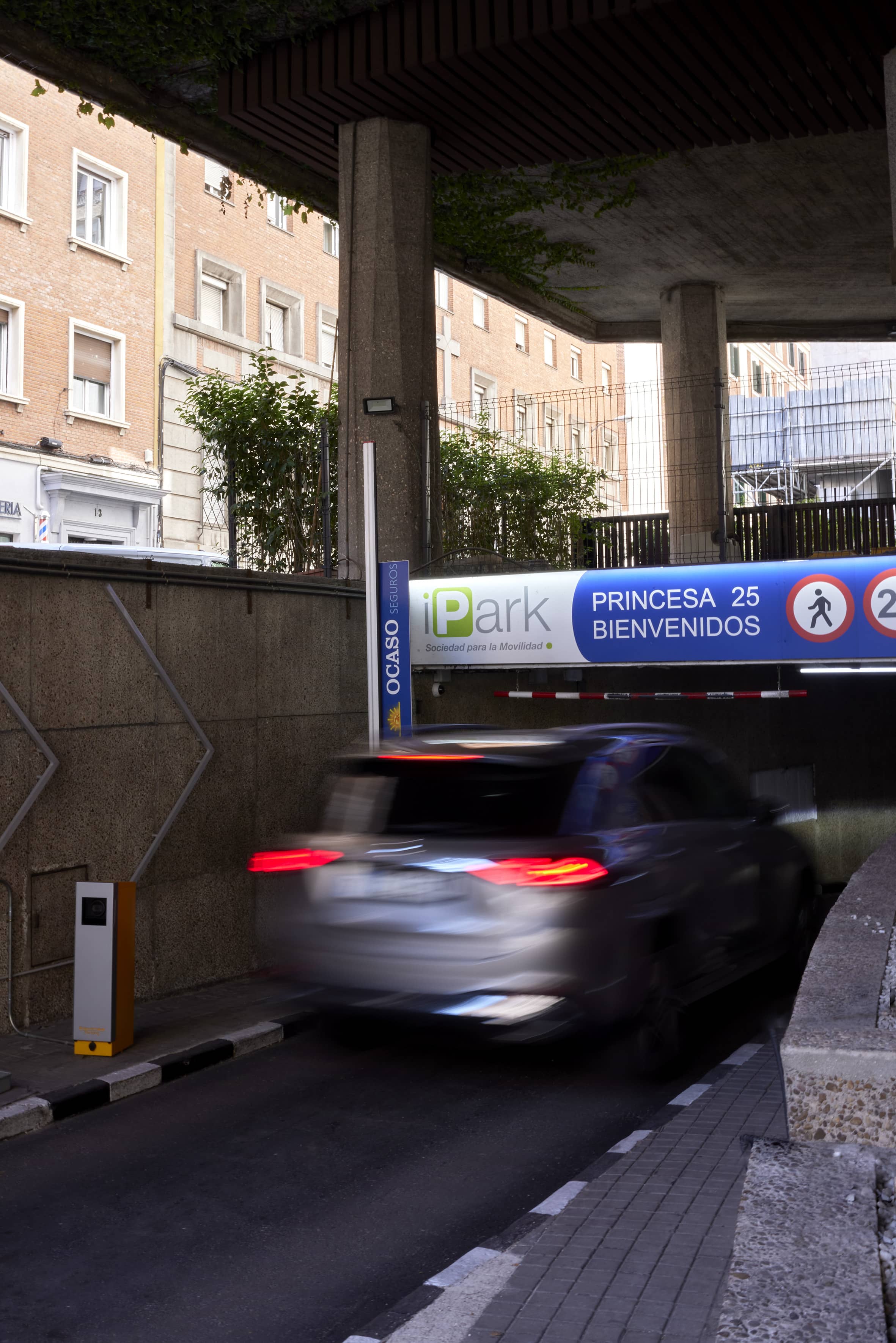View of the Santa B&aacute;rbara car park